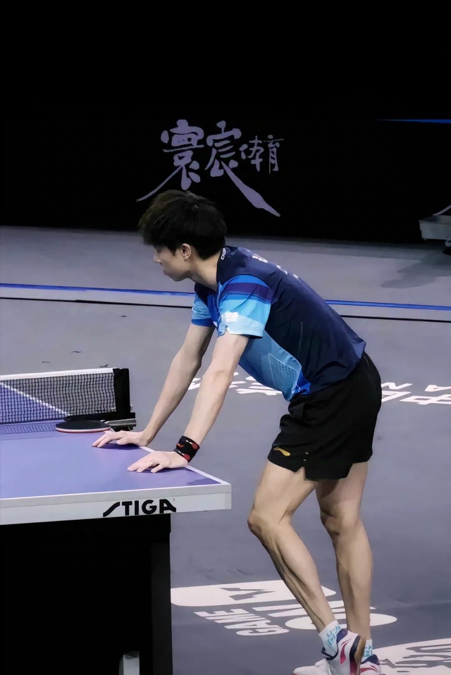 英格兰队逆转奥地利队，林高远高光表现