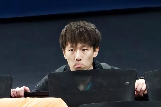 英格兰队逆转奥地利队，林高远高光表现