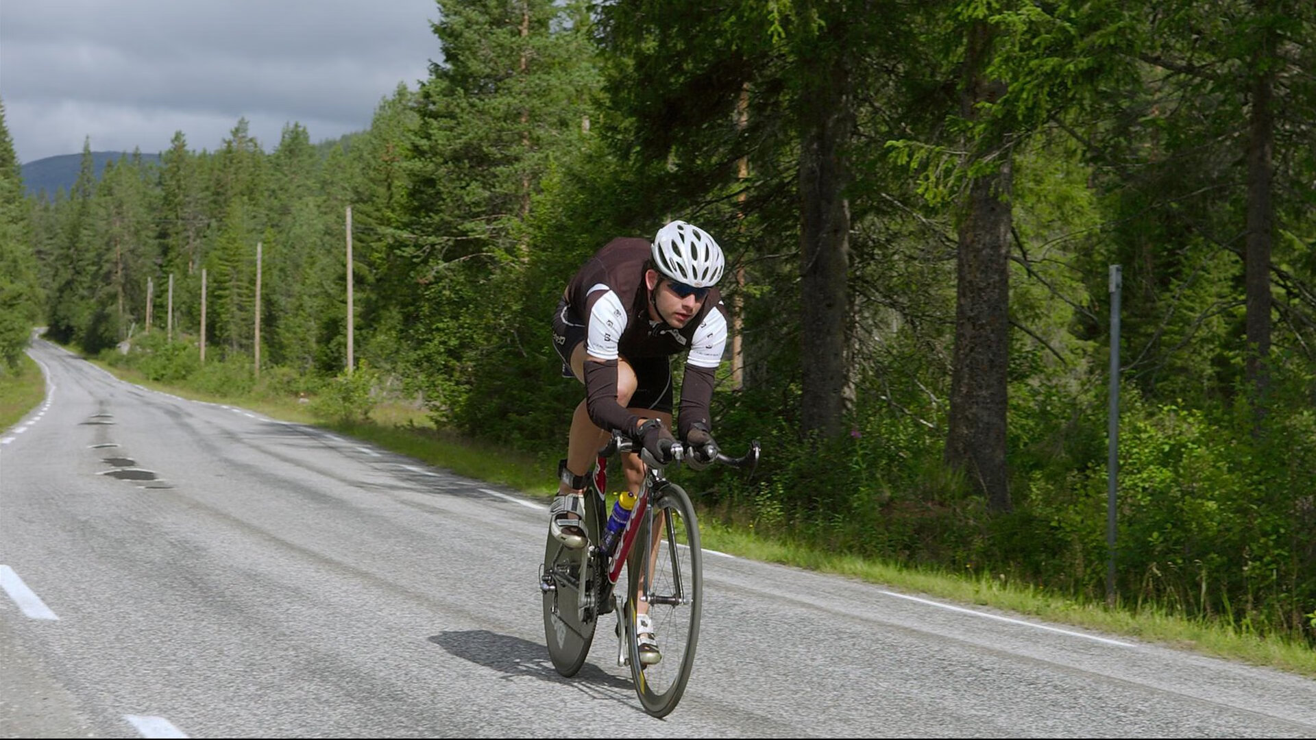 魔术碾压吉林队,浓眉在欧冠半决赛接管比赛,跨越山海的双重奏鸣