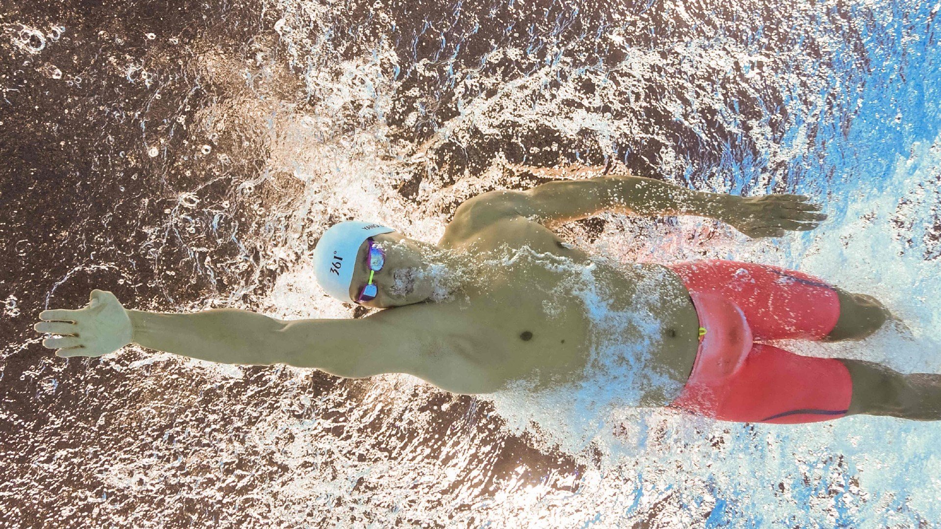 欧冠决赛之夜,萨拉赫,从火焰到坚冰的防守艺术