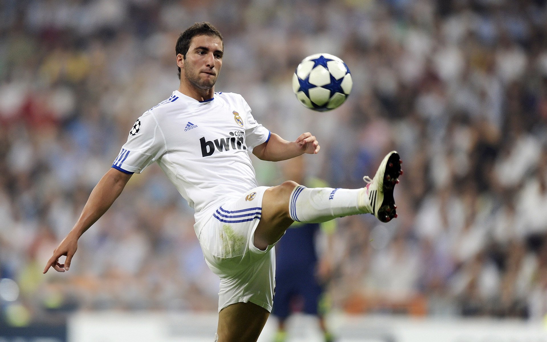 玻利维亚对阵巴拉圭，门迪，在海拔3600米书写大场面传奇